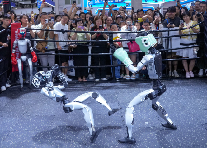 Brains vs. Brawn: China’s Top Humanoid Robot Rivals Forge Divergent Paths to Market