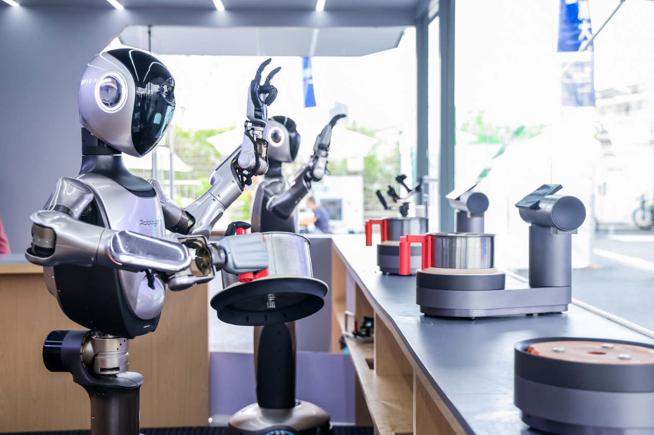 Ant Group Enters Humanoid Robot Race With Focus on AI Brains