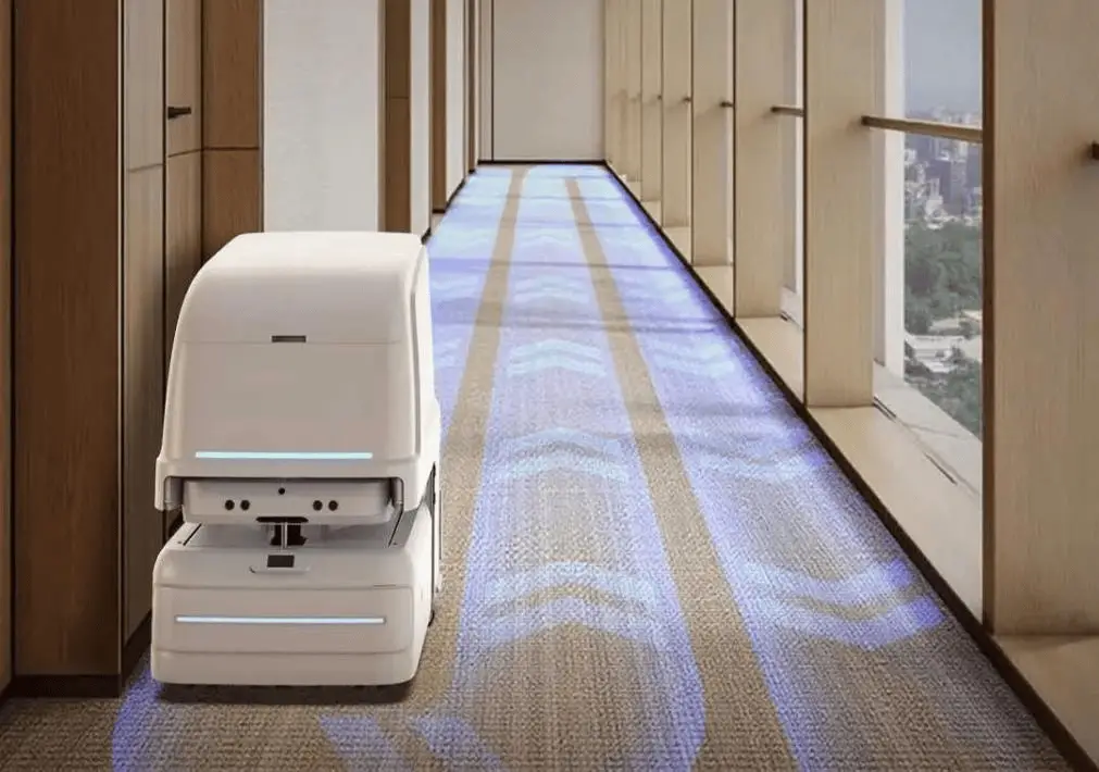 Hotel Robot Maker Yunji Soars 49% in Hong Kong Debut Amid Debt Pressure