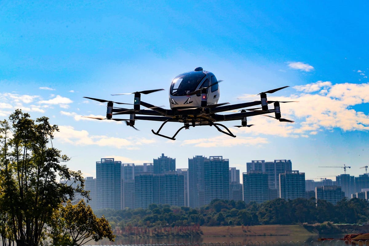 Chinese Automakers Accelerate Push into Flying Cars, Targeting Mass Production by 2026