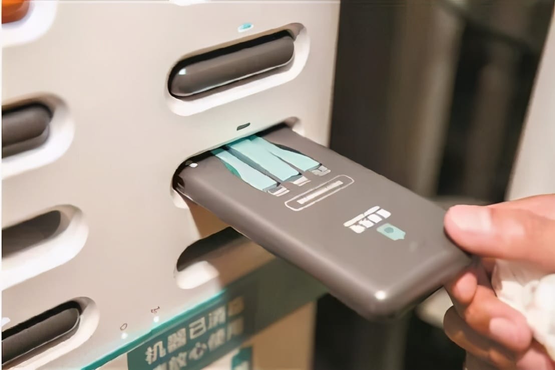 Energy Monster Faces Boardroom Drama as Power Bank Industry Contracts