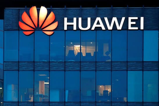 Huawei Cements Auto Alliance With $31.7 Billion Stake Sale in Tech Unit