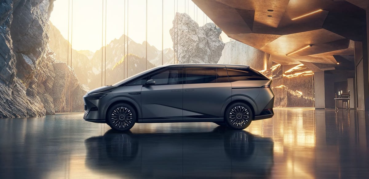 XPeng Unveils Extended-Range X9 MPV with Over 1,600km Driving Range