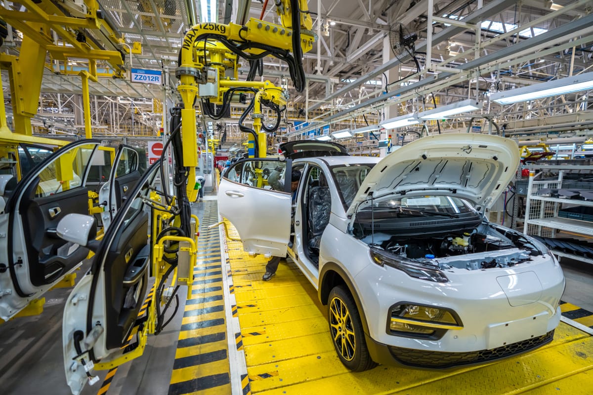 AI Boom Fuels New Wave of Entrants in China's Crowded Electric Vehicle Market