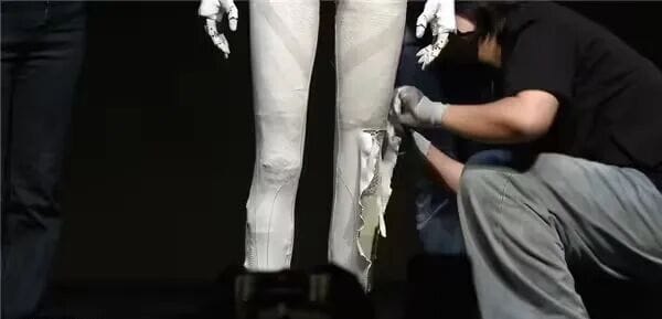 XPeng Cuts Open Humanoid Robot Live to Disprove Impersonation Claims