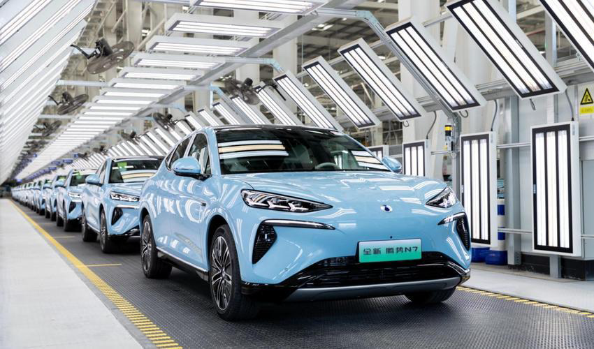 HSBC Says China EV Peak Season Momentum Set To Strengthen Despite Flat October; Prefers Battery Upcycle Over OEMs