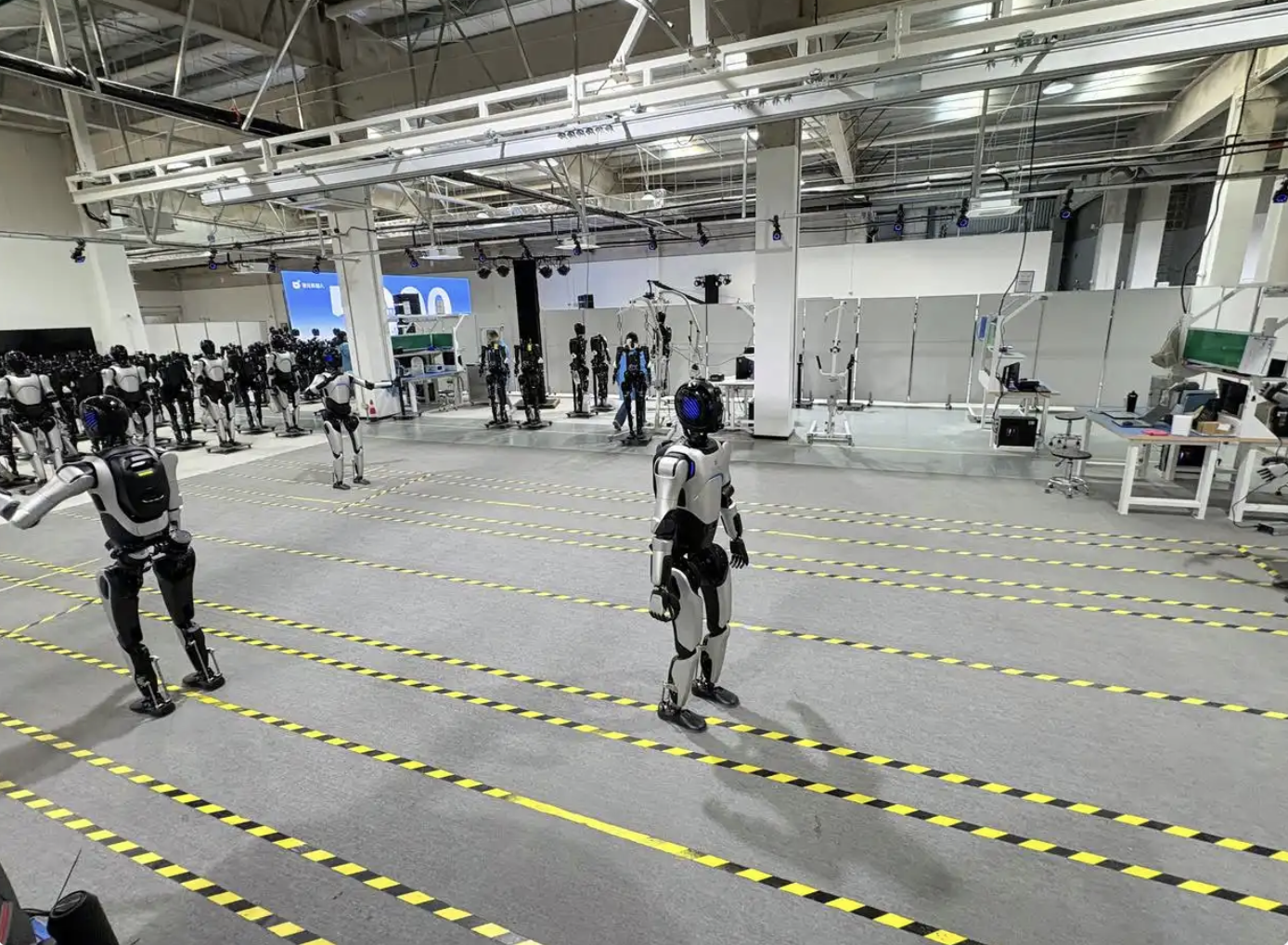 Agibot Breaks Mass Production Barrier with 5,000th Unit as Manufacturing Costs Halve