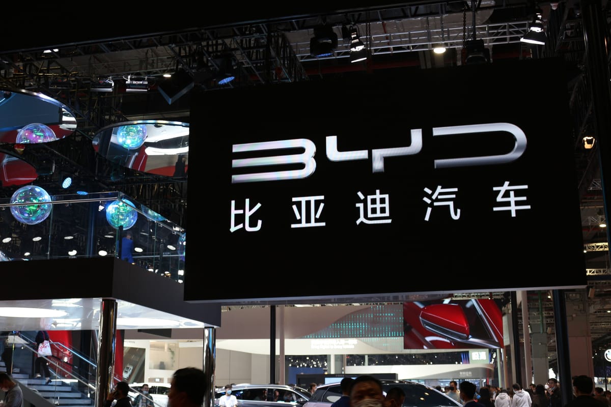 BYD’s Valuation Stagnation Highlights Market Split Between AI Hype and Industrial Logic