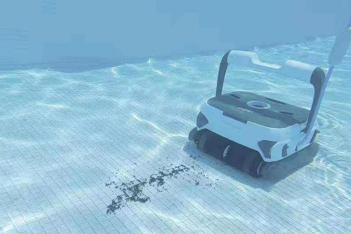 Chinese Robotics Makers Capture 48% of Cordless Pool Cleaner Market as Legacy Players Lag in Wireless Transition