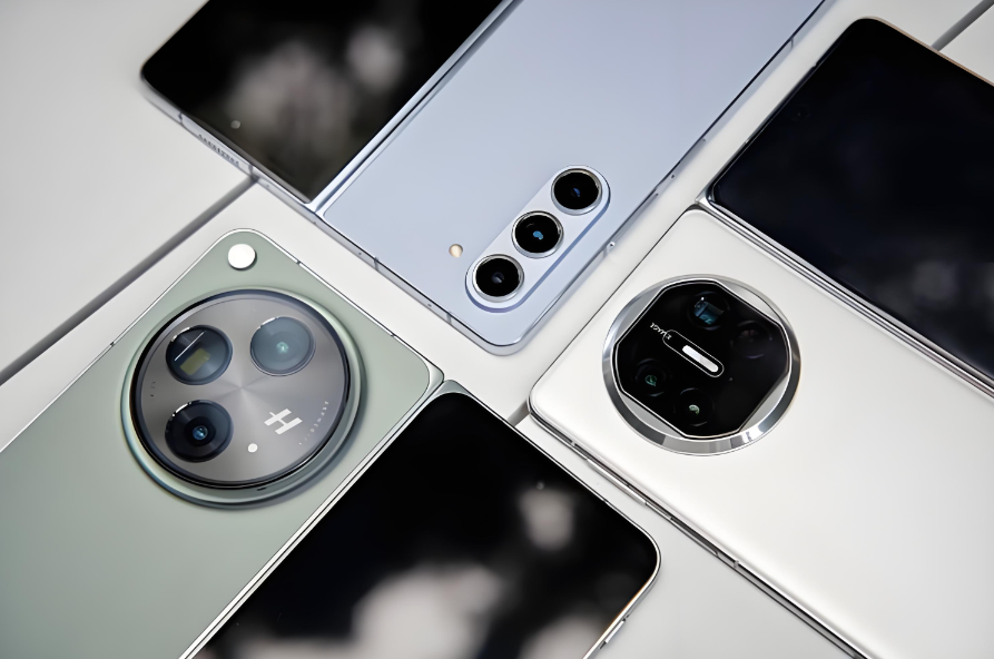 Android Flagships Jump 30% in Price as Huawei and Apple Hold Steady