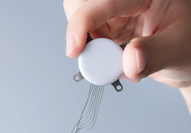 Alibaba, Tencent Forge Rare Alliance in $69M Bet on China’s Neuralink Challenger