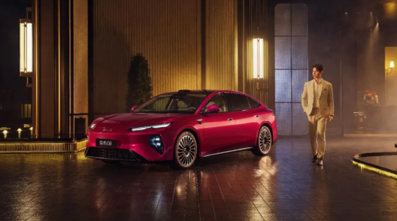BYD Ignites 2026 Price War With $27,000 Flagship Seal 08, Assuming Autopilot Liability